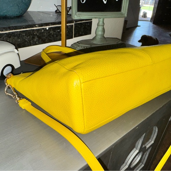 COACH Prairie Satchel in Pebble Leather - Yellow - GUC - Picture 16 of 17